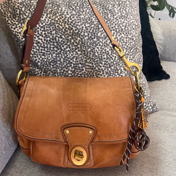 Vintage Coach Legacy Brown Leather Shoulder Bag Flap Bag Turn Lock - Picture 2 of 12